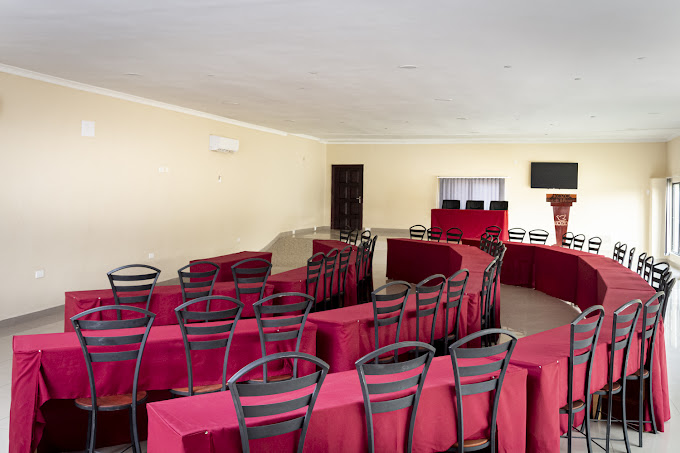 Hosting Memorable Events: Why Choose Our Conference Room